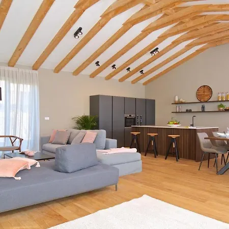 Oliveto Villa *